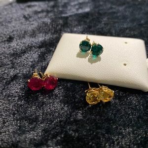 10k gold stud earrings 50$ per pair
